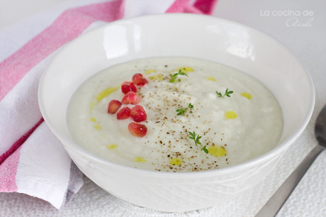 roasted-cauliflower-garlic-soup-pomegranate-cress-sprouts
