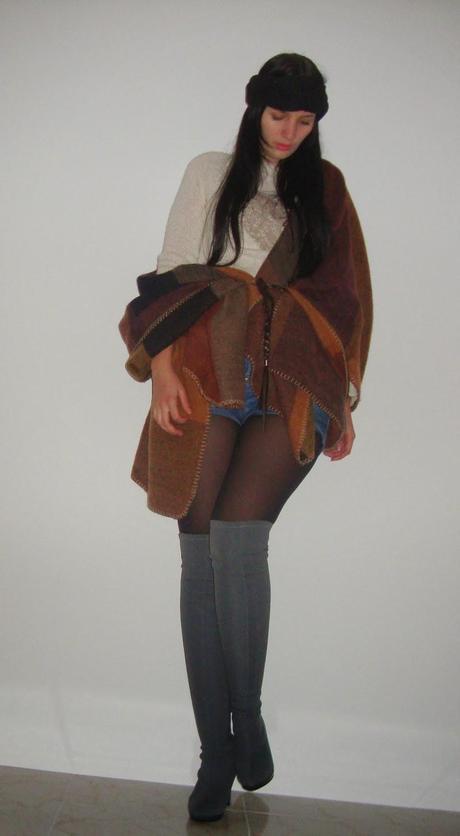 OUTFIT WITH A CAPE OUTFIT WITH A CAPE