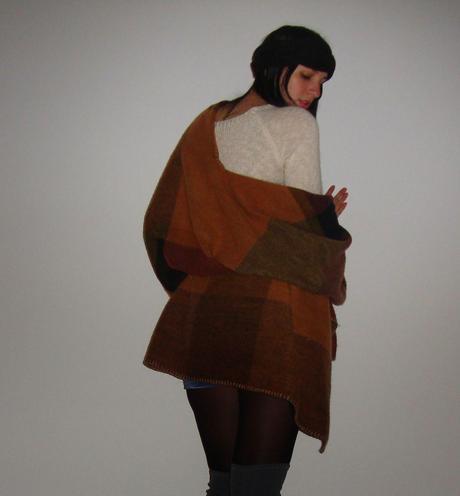 OUTFIT WITH A CAPE OUTFIT WITH A CAPE