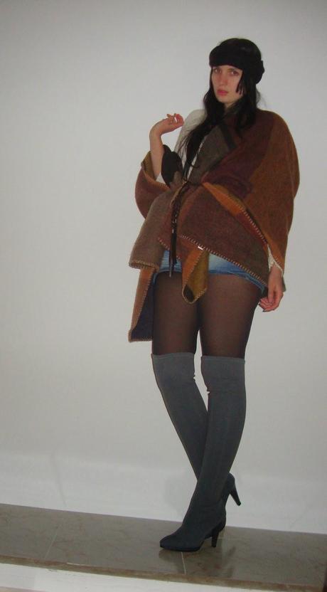 OUTFIT WITH A CAPE OUTFIT WITH A CAPE