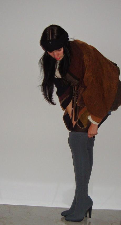 OUTFIT WITH A CAPE OUTFIT WITH A CAPE