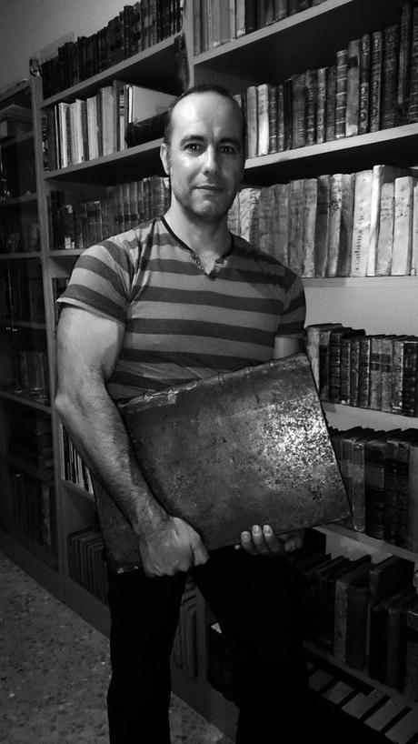 Hablamos con Javier Sachez, finalista del Premio Internacional de Novela Corta La Esfera 2014