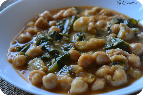 Potaje de cuaresma con bacalao y espinacas