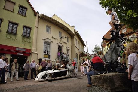 Viernes gasolinero. El audaz viaje de Frau Benz.
