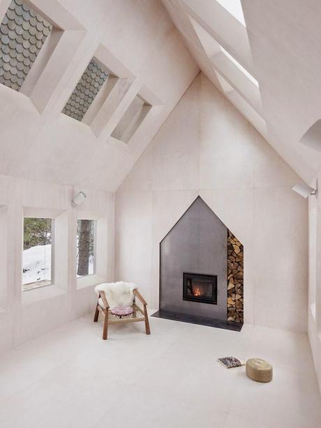 Ángulos y espejos en esta casa junto al lago en Ontario, Canadá