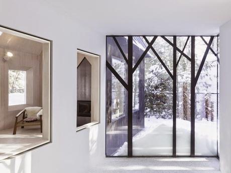 Ángulos y espejos en esta casa junto al lago en Ontario, Canadá