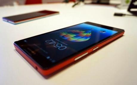 Lenovo presenta nuevos smartphones de alto rendimiento y sus accesorios móviles.