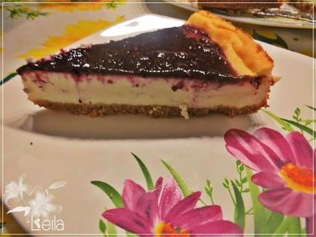 Tarta de queso con mermelada de frutos rojos