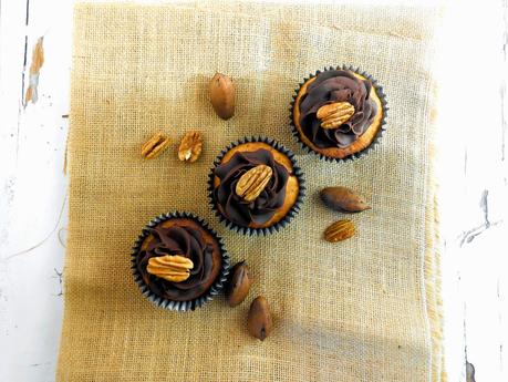 Cupcakes de dulce de leche y nueces de pecan