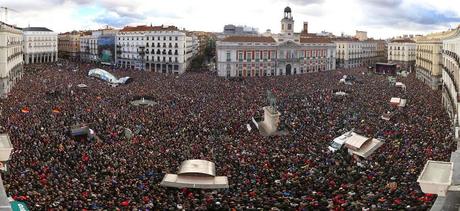 El español Podemos moviliza cientos de miles.