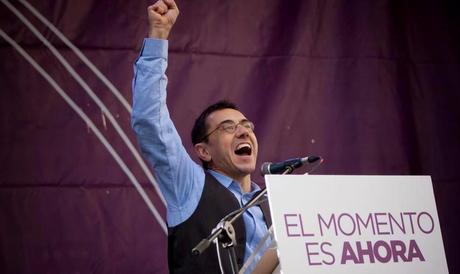 Bárcenas y Rajoy, una bomba de relojería y Podemos llena la Puerta del Sol.