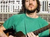 suena disco "acid house experimental" John Frusciante