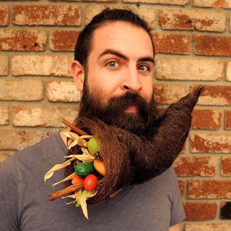 Este hombre hace de su barba un majestuoso y maravilloso arte