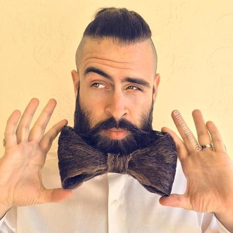 Este hombre hace de su barba un majestuoso y maravilloso arte