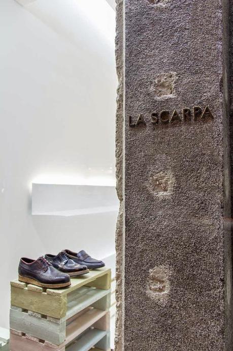 Estructura original y minimalismo, protagonistas del diseño interior de este local