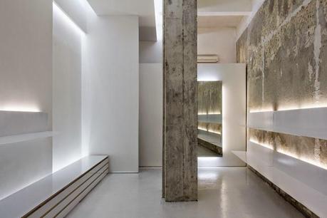 Estructura original y minimalismo, protagonistas del diseño interior de este local