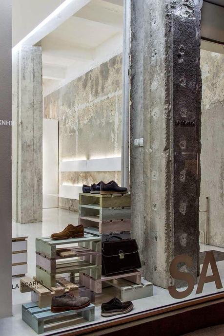 Estructura original y minimalismo, protagonistas del diseño interior de este local