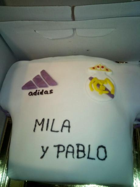 Camiseta y cupcakes del Madrid y carrotcake de chocolate...los pedidos del finde