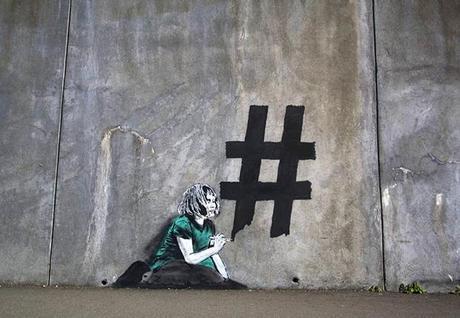 Street art y redes sociales en los irónicos graffitis de iHeart