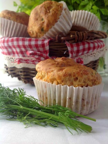 Muffins de eneldo con crema de surimi de cangrejo