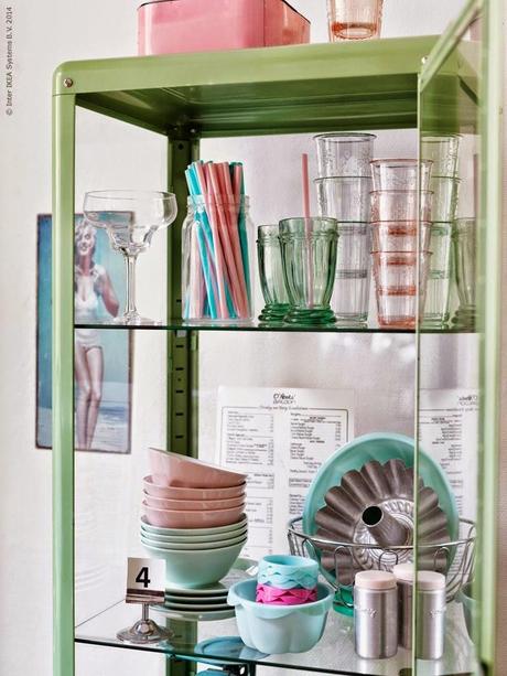 Ikeando, vitrina de medico