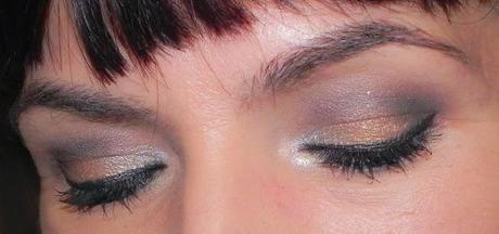 Look metálico para un blanco y negro (look, manicura y outfit)