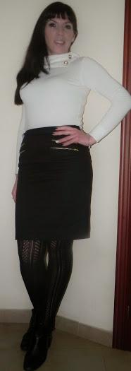 Look metálico para un blanco y negro (look, manicura y outfit)