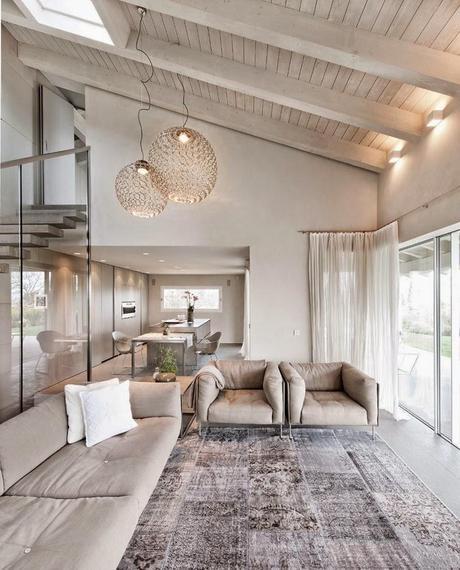 Casa en grises: la calidez no tiene color