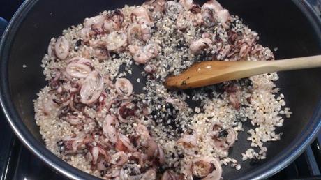 Hoy cocinamos… Arroz negro con calamares Hoy cocinamos… Arroz negro con calamares