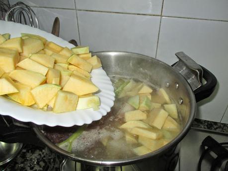 ARROZ AMB FRESOLS I NAPS (ARROZ CON ALUBIAS Y NABO)