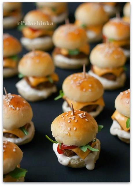 Fútbol snacks: mini hamburguesitas con eneldo y chalotas