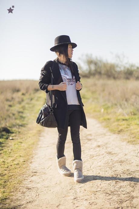 street style barbara crespo moose dear tee sweatshirt hat mow boots fashion blogger outfit blog de moda