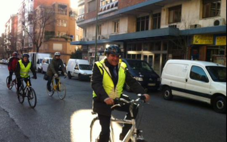 Las elecciones se acercan: los políticos de Madrid montan en bici por primera vez en cuatro años