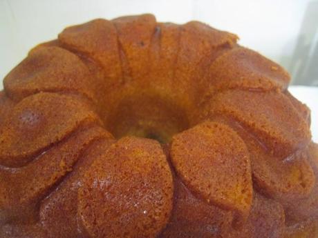 BIZCOCHO DE NARANJA Y ALMENDRA EN MOLDE NORDIC WARE