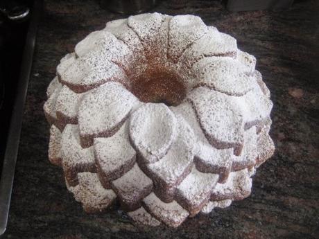 BIZCOCHO DE NARANJA Y ALMENDRA EN MOLDE NORDIC WARE