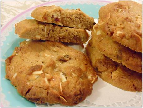 Cookies con fresas y chocolate blanco