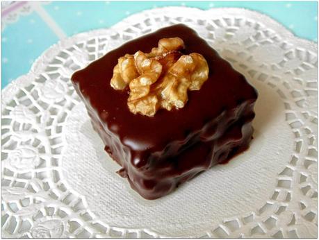 Bocaditos Sacher-nuez
