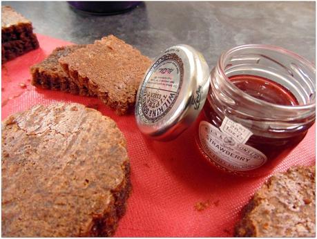 Bocaditos Sacher-nuez
