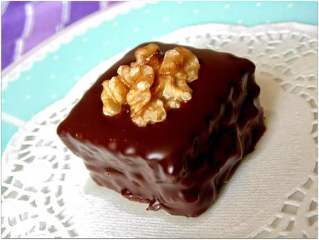 Bocaditos Sacher-nuez