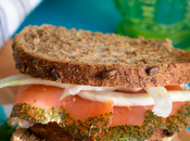 Sándwich salmón ahumado hinojo eneldo