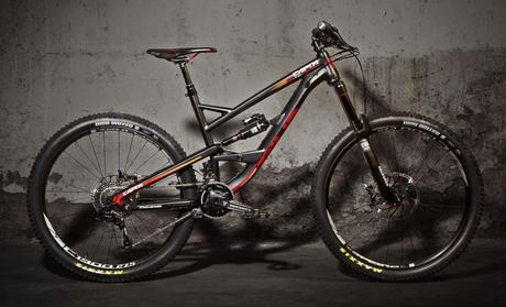 Capra_Origin_AL_2_black_red_2015