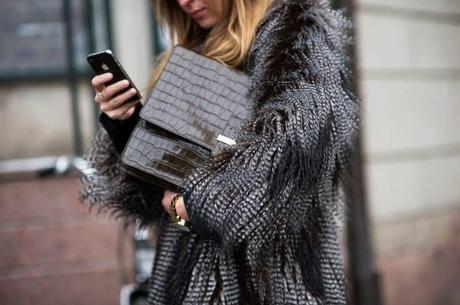 ¿Cómo llevar los abrigos de pelo sintético?