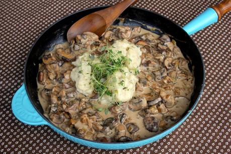 Guiso de champiñones con dumplings