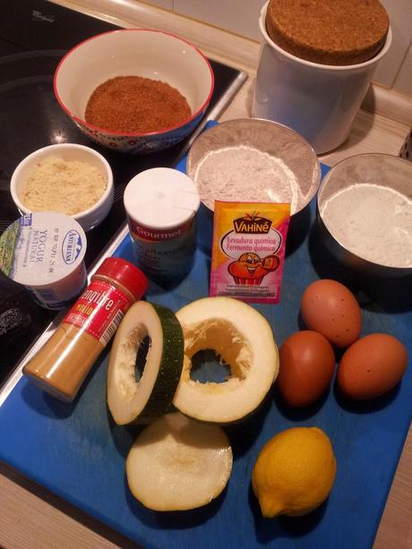 BIZCOCHO DE CALABACÍN Y LIMÓN (Un homenaje)