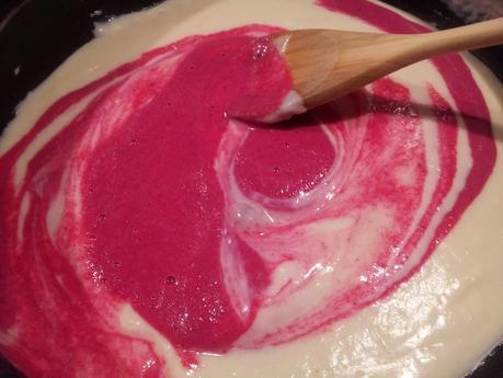 LASAÑA DE CALABAZA Y SETAS CON BECHAMEL DE REMOLACHA LASAÑA DE CALABAZA Y SETAS CON BECHAMEL DE REMOLACHA