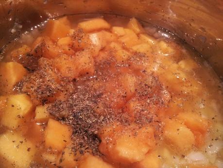 LASAÑA DE CALABAZA Y SETAS CON BECHAMEL DE REMOLACHA LASAÑA DE CALABAZA Y SETAS CON BECHAMEL DE REMOLACHA