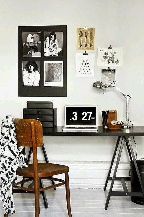 10 escritorios en blanco y negro