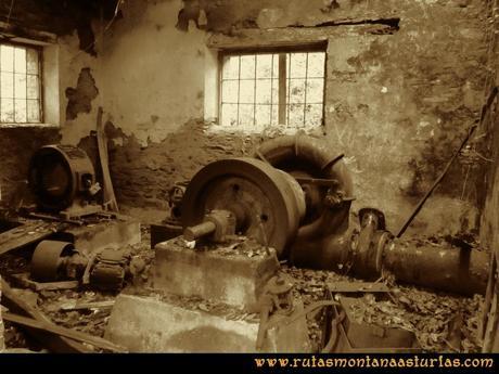 Senda de Bustavil, Tineo, PR AS-288: Sala de máquinas de la central hidráulica Senda de Bustavil, Tineo, PR AS-288: Sala de máquinas de la central hidráulica