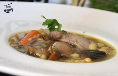 Pochas con Perdiz y setas