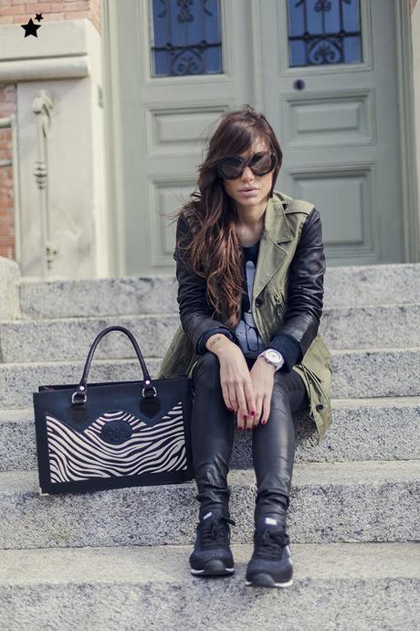 street style barbara crespo dear tee sweatshirt military hake jacket gcr bag fashion blogger outfit blog de moda